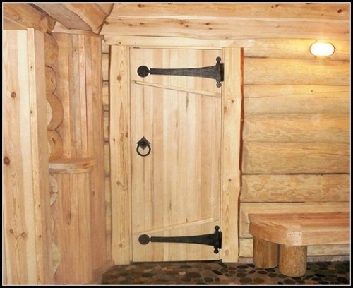 глухие деревянные двери