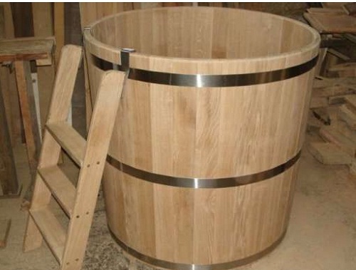 Деревянная купель – отличное дополнение к бане