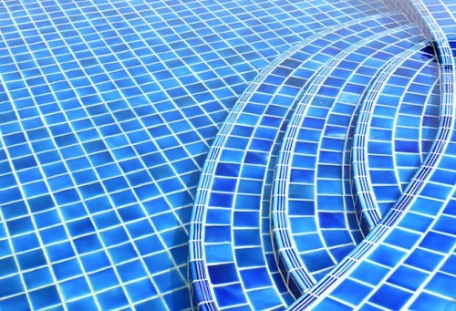 Облицовка бассейна глазурованной плиткой своими руками