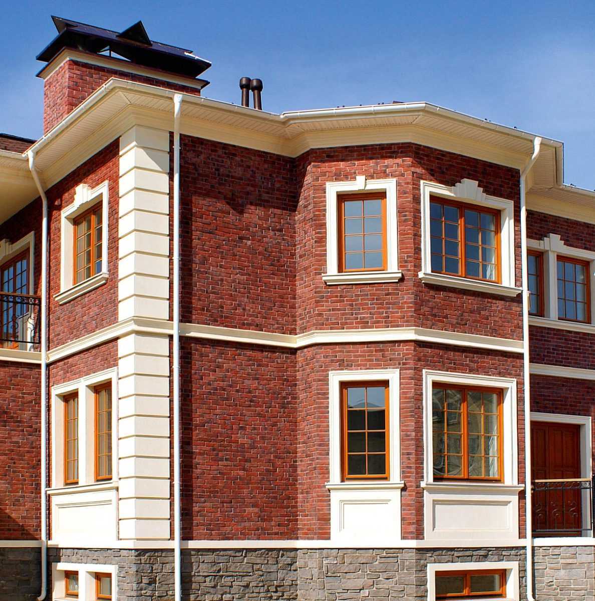 Какие материалы нужны для кирпичного фасада дома?