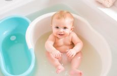 Как выбрать детскую ванночку: практические советы для заботливых родителей