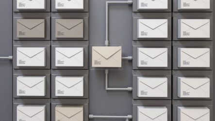 Система управления почтой: как приручить поток писем и посылок в компании