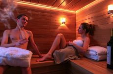 Винотерапия в сауне: процедуры, которые работают на тело и настроение